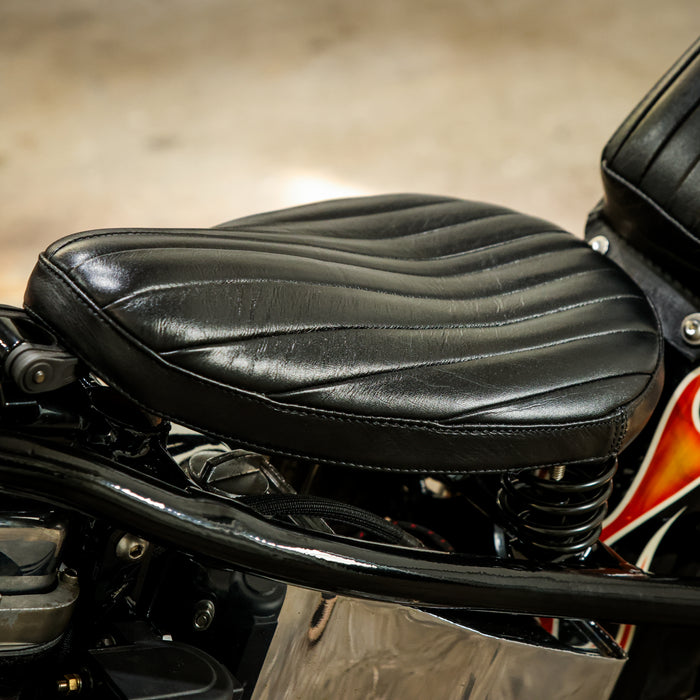 Bates Style Solo Seat - Black Leather - Tuck N Roll